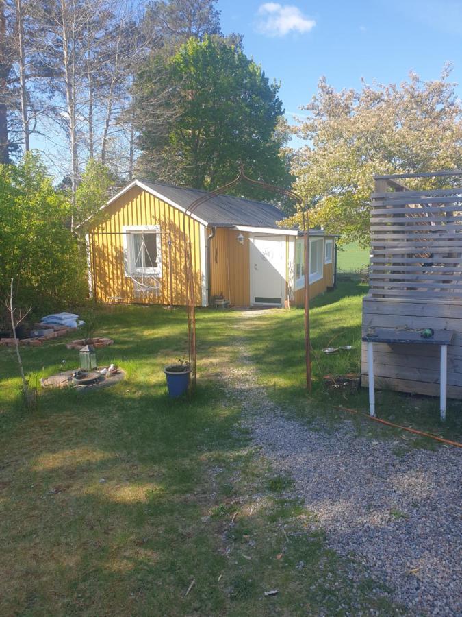 Tanten I Tumbo Hus Pa Landet Med Utsikt Kvicksund Kültér fotó