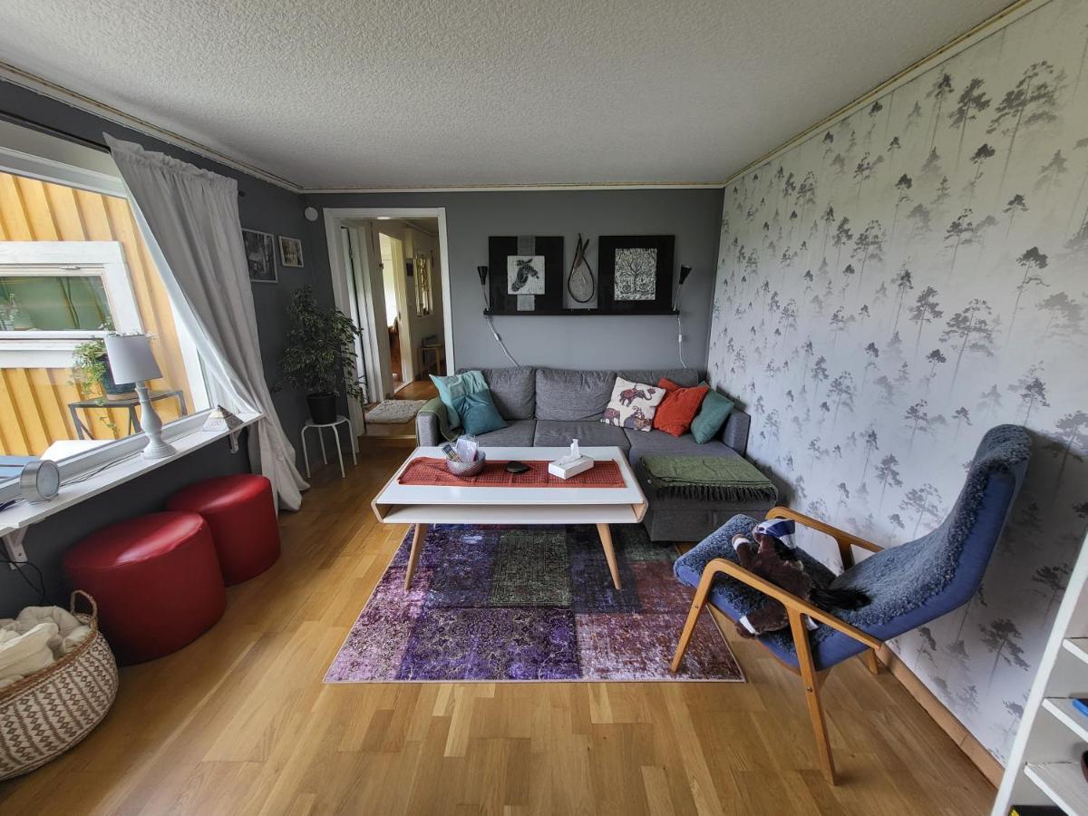 Tanten I Tumbo Hus Pa Landet Med Utsikt Kvicksund Kültér fotó