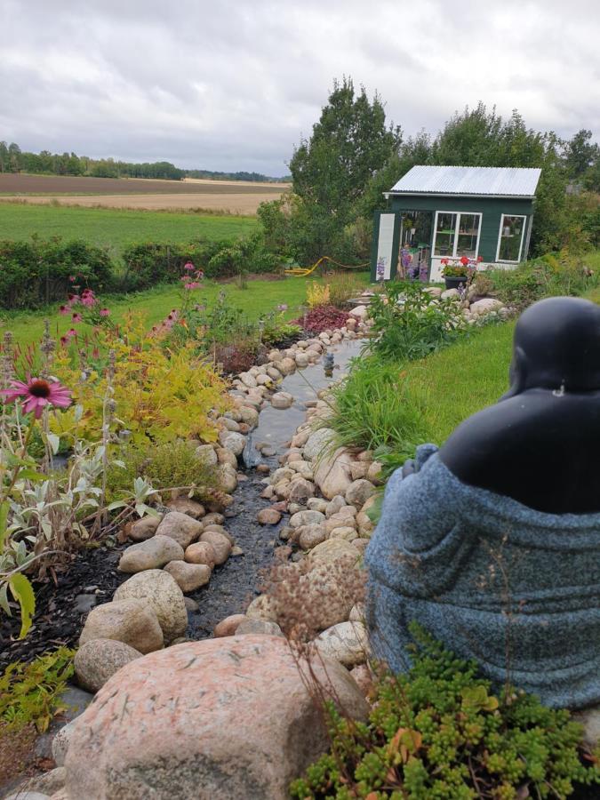 Tanten I Tumbo Hus Pa Landet Med Utsikt Kvicksund Kültér fotó