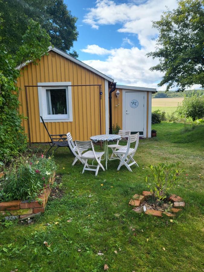 Tanten I Tumbo Hus Pa Landet Med Utsikt Kvicksund Kültér fotó